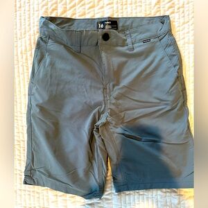 Hurley Boy’s casual grey shorts - performance tech material